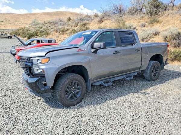 2020 CHEVROLET SILVERADO Trail Boss Custom — Front 3/4