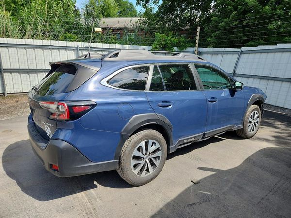 2023 SUBARU OUTBACK Premium