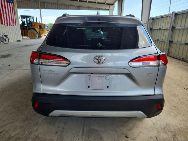 2024 TOYOTA COROLLA CROSS LE