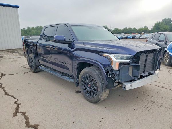 2024 TOYOTA TUNDRA SR5