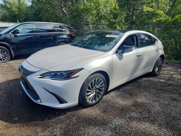 2019 LEXUS ES