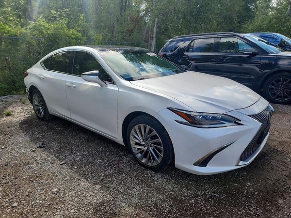 2019 LEXUS ES