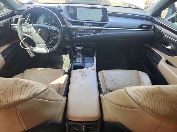 2019 LEXUS ES