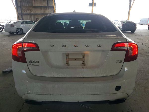 2014 VOLVO S60