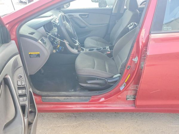 2014 HYUNDAI ELANTRA GLS (Middle) — DENT