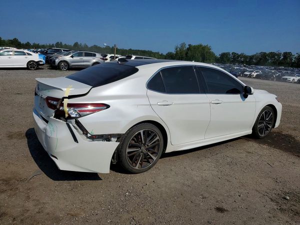 2018 TOYOTA CAMRY
