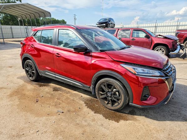 2024 NISSAN KICKS SR