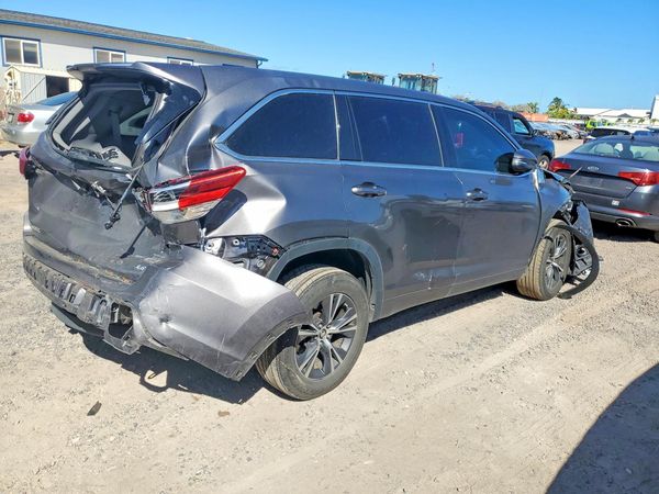 2017 TOYOTA HIGHLANDER
