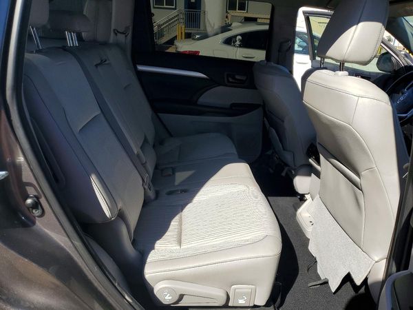 2017 TOYOTA HIGHLANDER