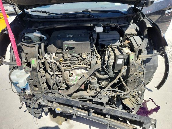 2018 NISSAN MURANO — Engine bay