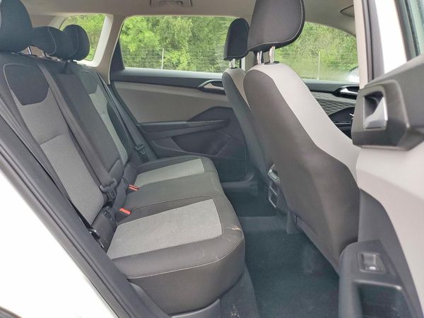 2022 VOLKSWAGEN TAOS