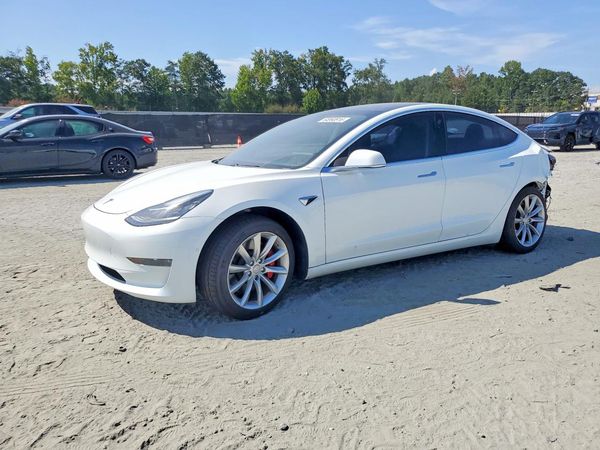 2018 TESLA MODEL 3