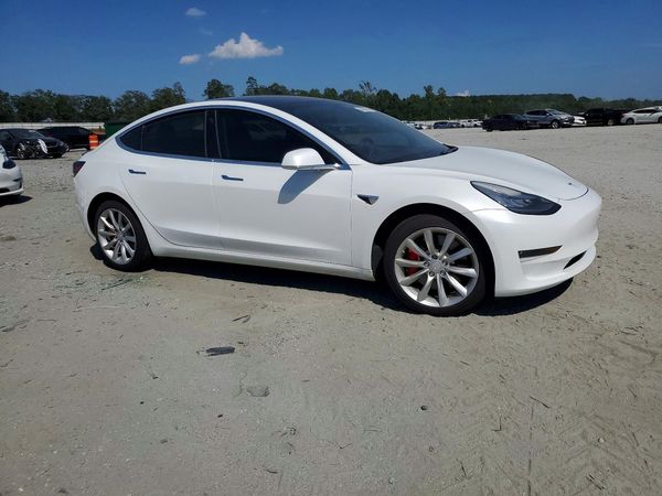 2018 TESLA MODEL 3
