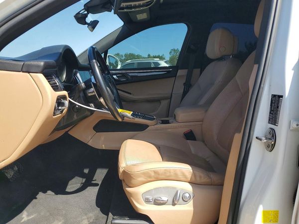2021 PORSCHE MACAN Base