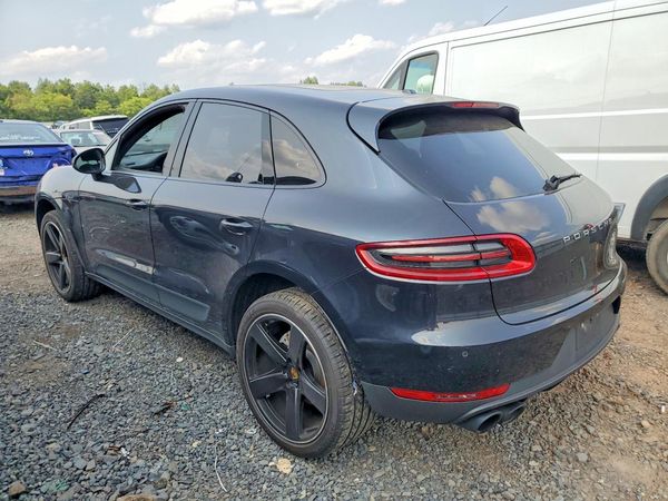 2016 PORSCHE MACAN