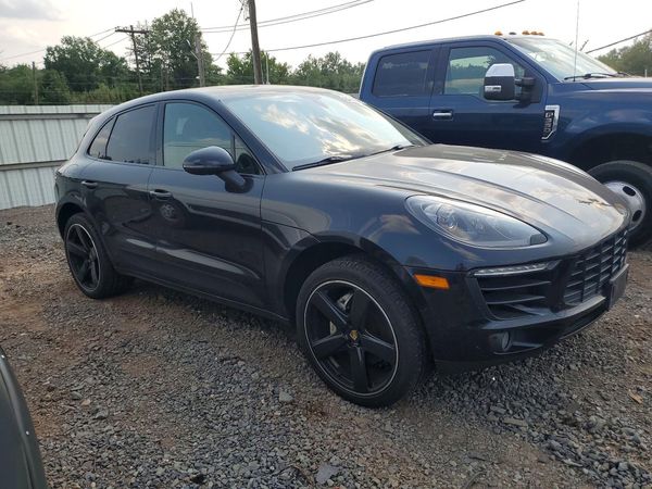 2016 PORSCHE MACAN