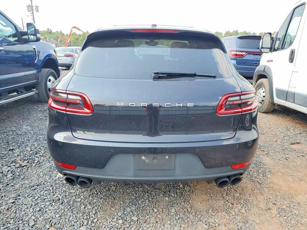 2016 PORSCHE MACAN