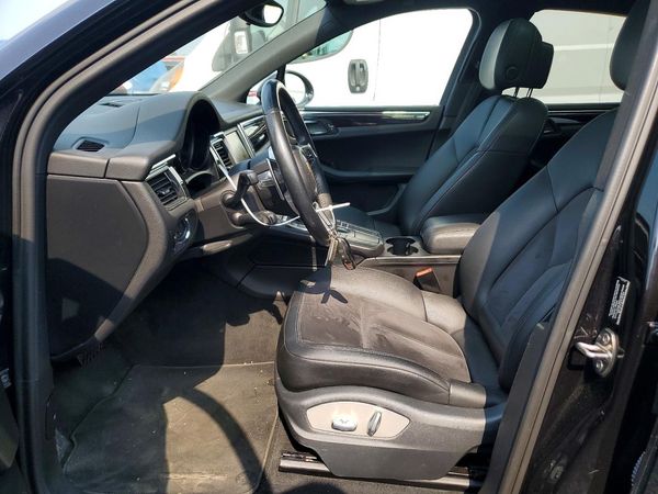 2016 PORSCHE MACAN