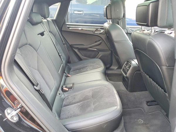 2016 PORSCHE MACAN