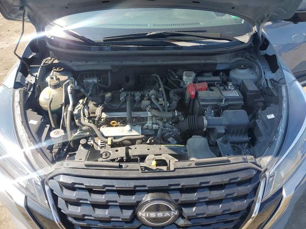 2023 NISSAN KICKS