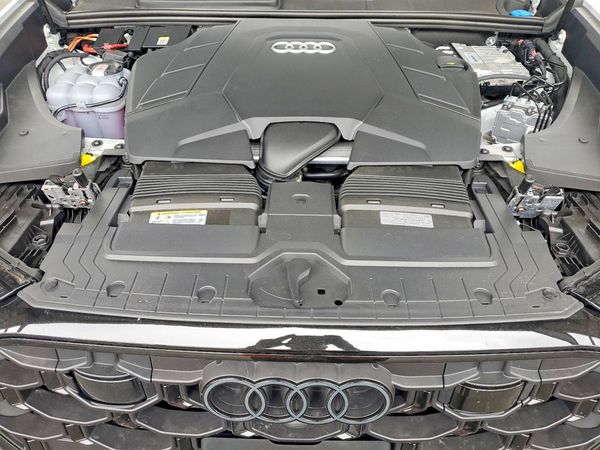 2025 AUDI Q8