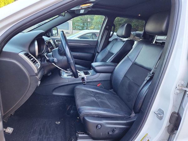 2020 JEEP GRAND CHEROKEE LAREDO 4X2
