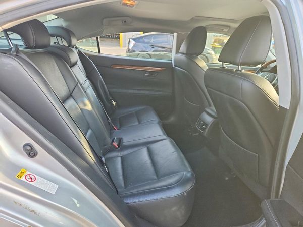 2014 LEXUS ES