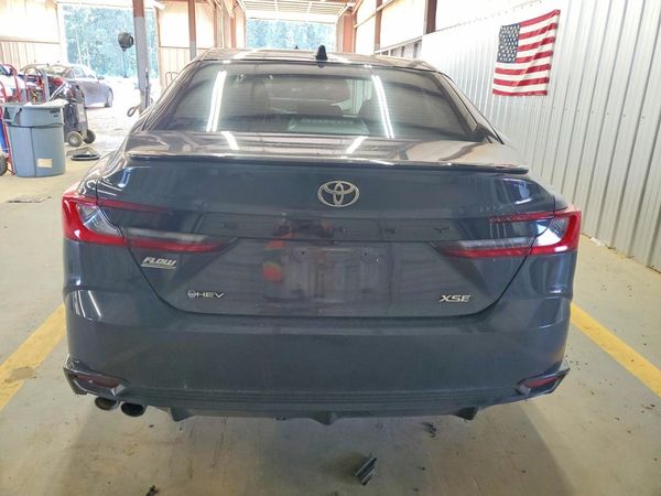 2025 TOYOTA CAMRY