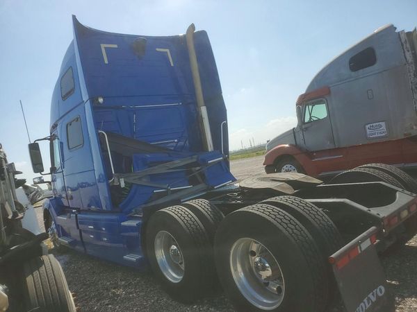 2016 VOLVO VNL