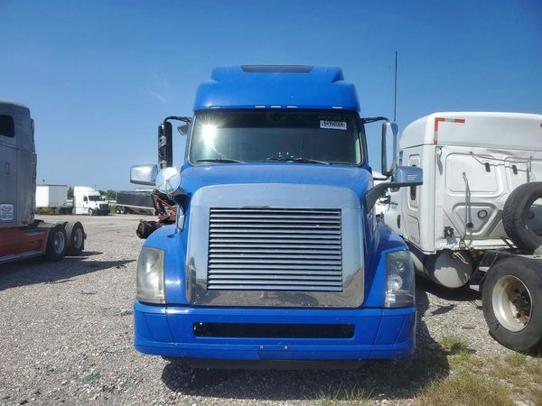 2016 VOLVO VNL