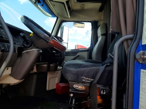 2016 VOLVO VNL