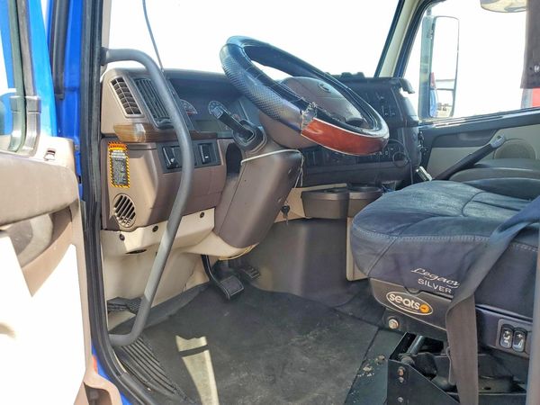 2016 VOLVO VNL
