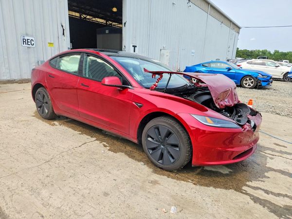 2025 TESLA MODEL 3 — Passenger 3/4