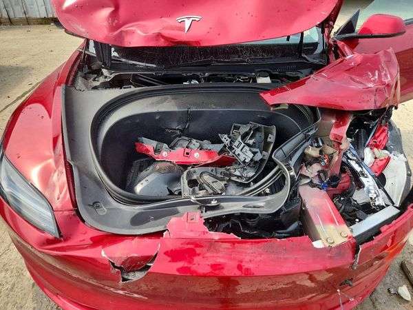 2025 TESLA MODEL 3 — Engine bay