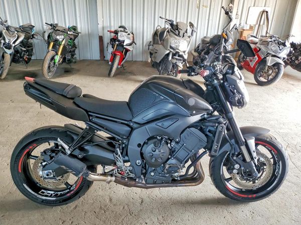 2013 YAMAHA FZ8