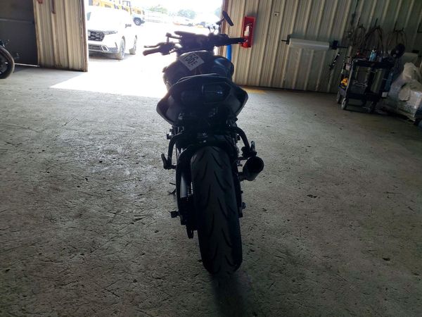 2013 YAMAHA FZ8