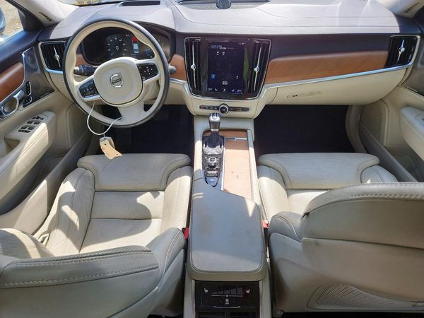 2017 VOLVO S90 Inscription