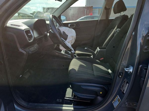2026 HYUNDAI VENUE SEL, SEL w/ 2-Tone Roof