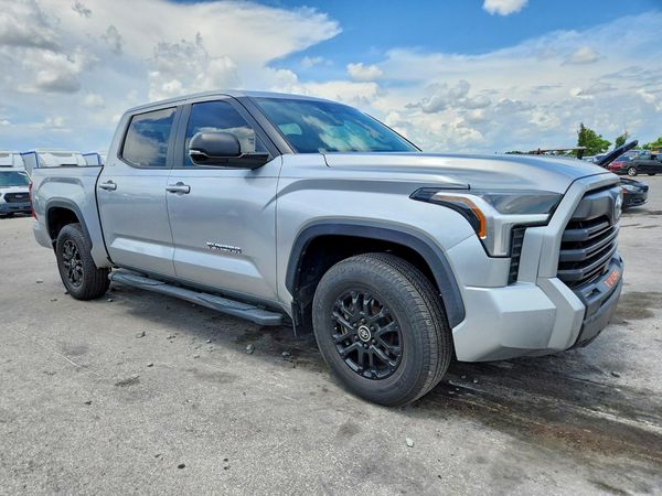 2024 TOYOTA TUNDRA SR5