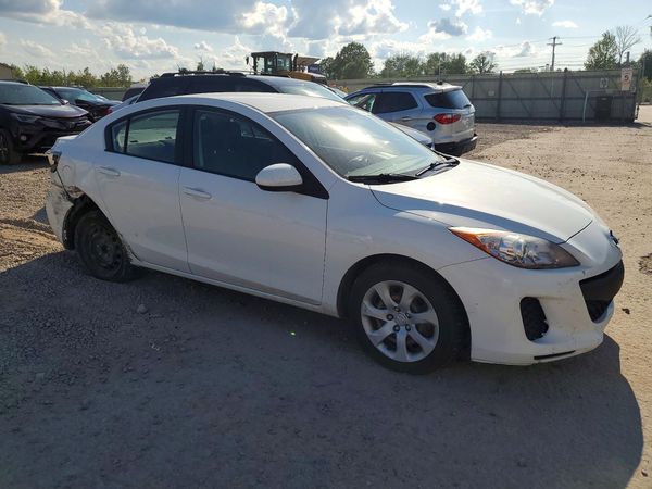 2013 MAZDA 3