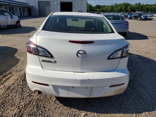 2013 MAZDA 3