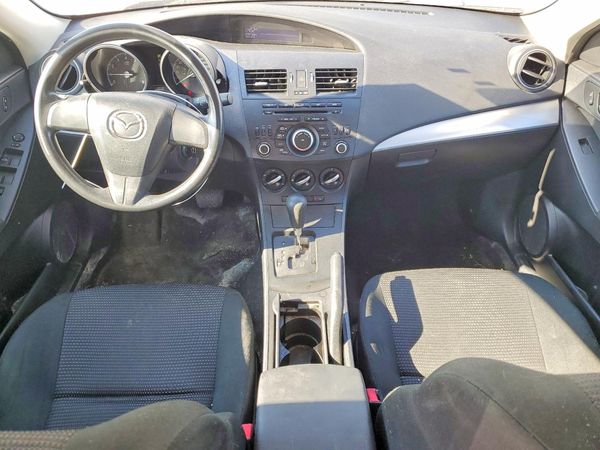 2013 MAZDA 3