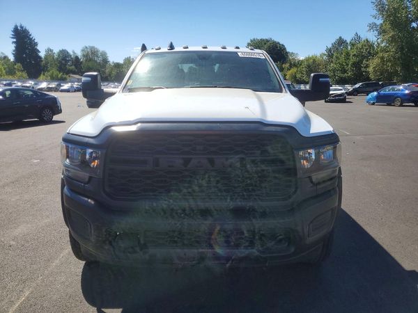 2024 RAM 5500 CREW CAB CHASSIS