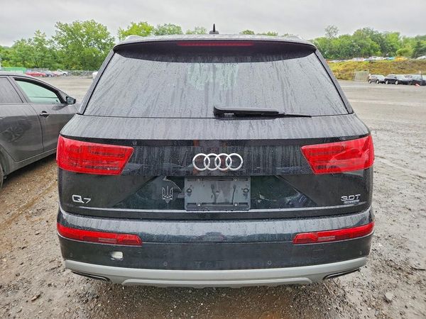 2017 AUDI Q7 quattro Premium Plus