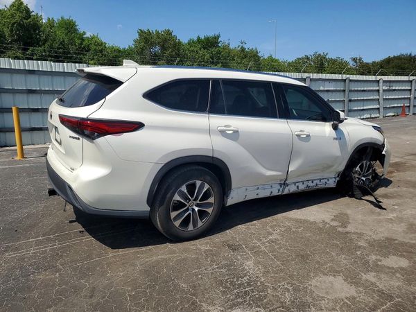 2020 TOYOTA HIGHLANDER