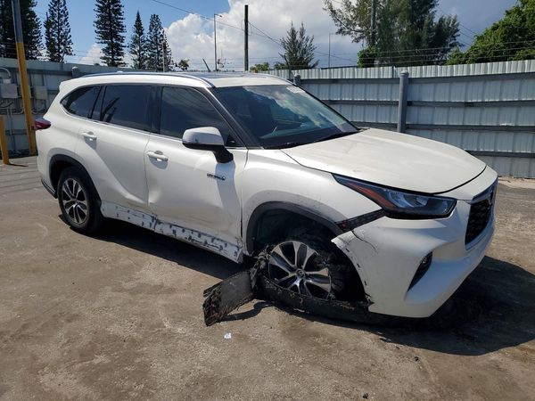2020 TOYOTA HIGHLANDER