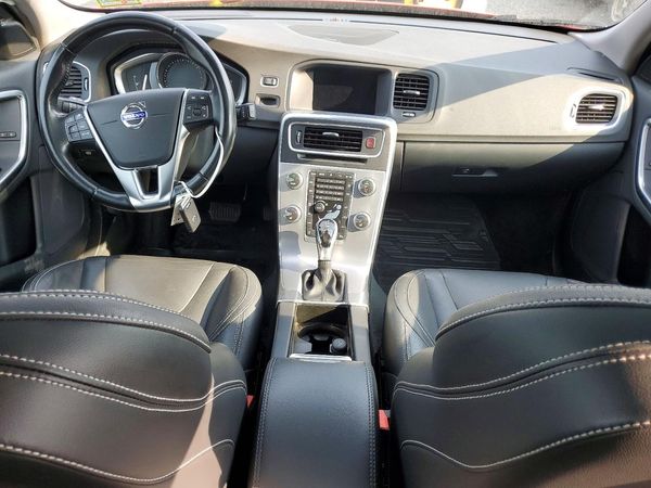 2018 VOLVO V60 Dynamic