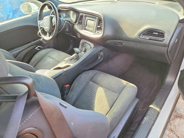 2017 DODGE CHALLENGER SXT