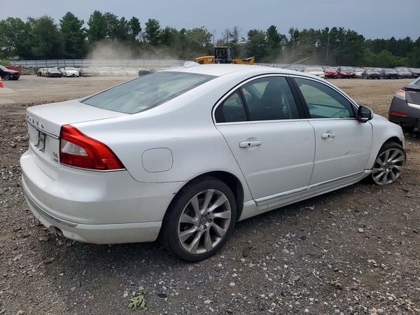 2014 VOLVO S80