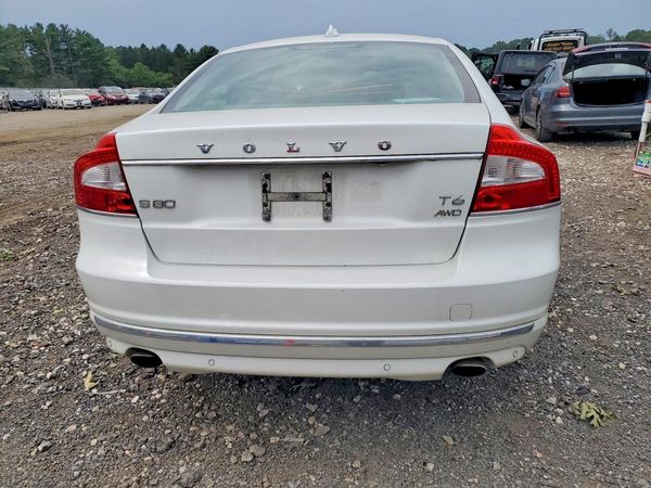 2014 VOLVO S80